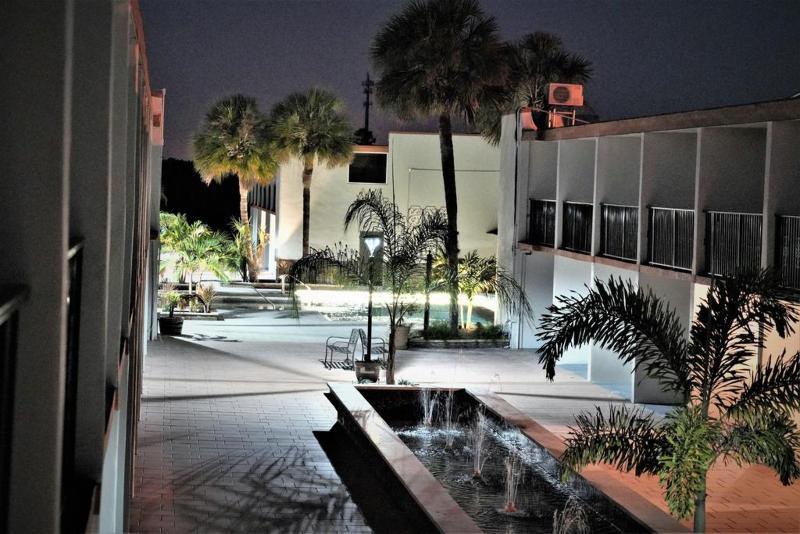 Hawthorn Suites By Wyndham Kissimmee Gateway Extérieur photo